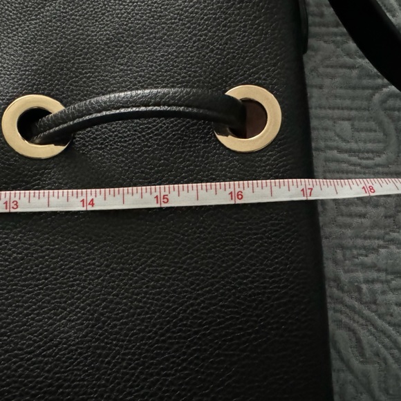 H&M Black Imitation Leather Shoulder/Crossbody Bag With Attached Cosmetic Bag. - Picture 9 of 15